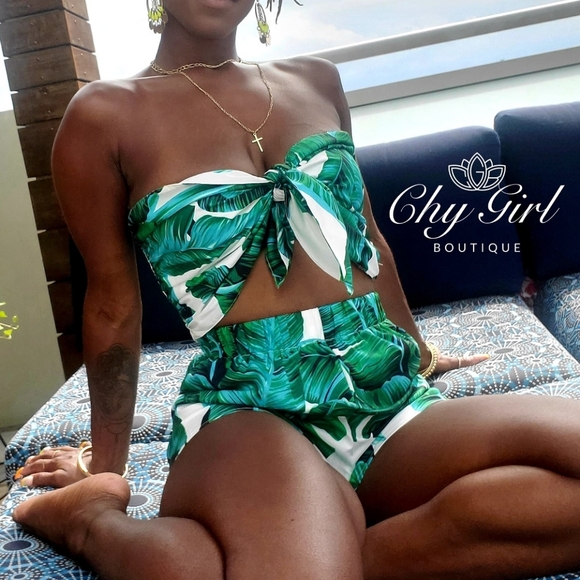 Front Tie Top + Shorts - Picture 3 of 4